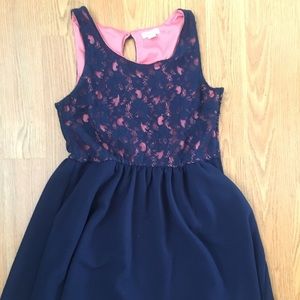 Cute blue dress, lace on bodice, with Pockets!